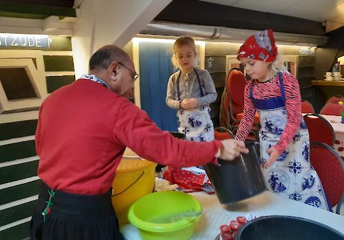 Workshop Making Dutch Farmhouse Gouda Cheese duo